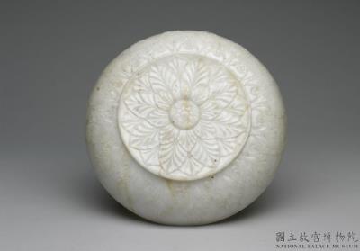 图片[3]-Jade round plate carved with floral decoration, Mughal Empire-China Archive